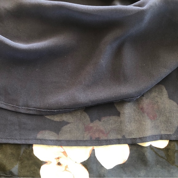 BANANA REPUBLIC Navy, White & Pink Floral Print Micro-Pleated Swing Top - Picture 8 of 14